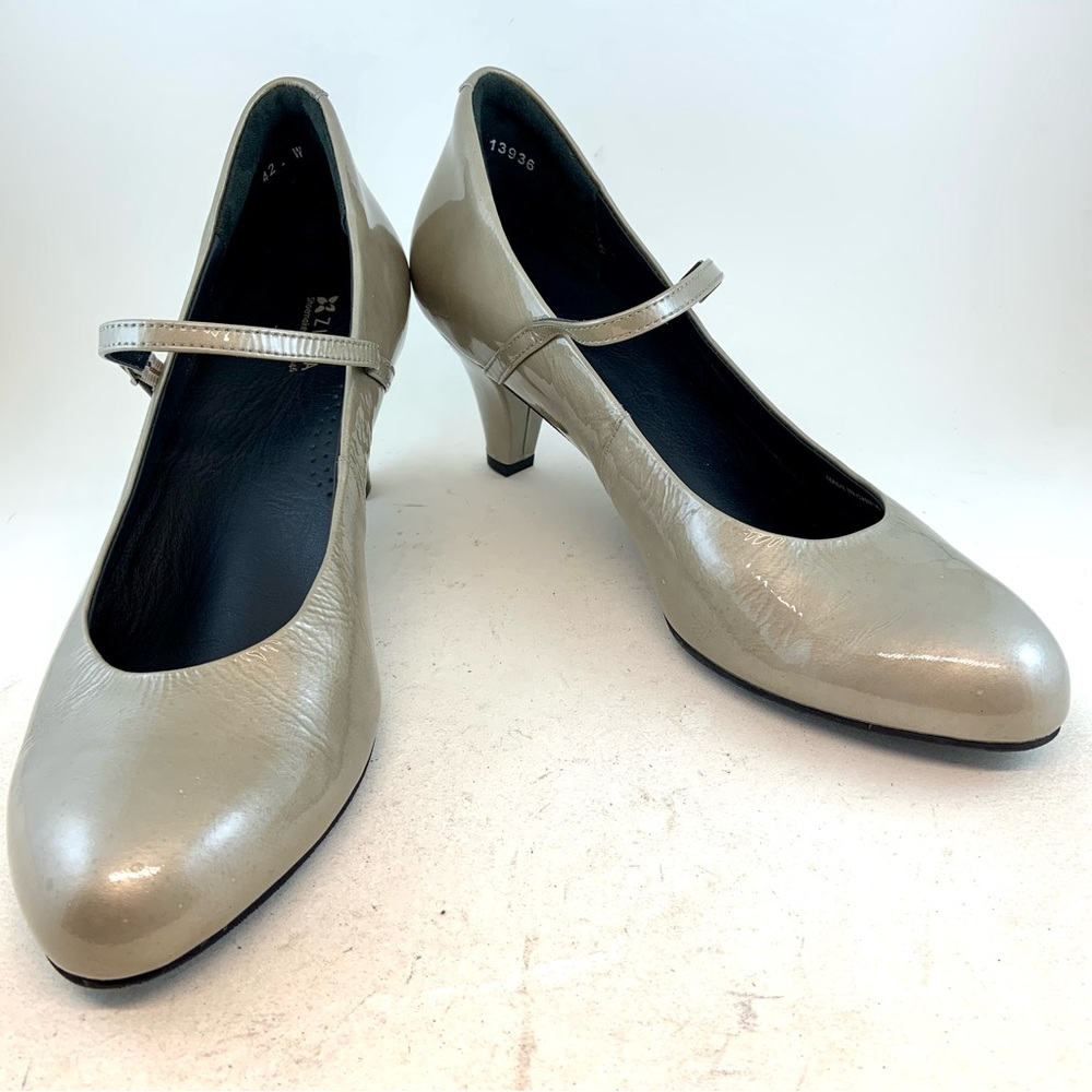 Ziera Greige Champagne Patent Leather MOB Mary Jane Heels size 42 11.5 Wide FLAW